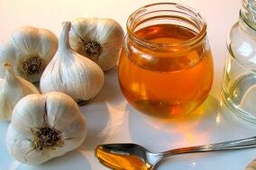 Garlic and honey can remove parasites from the body